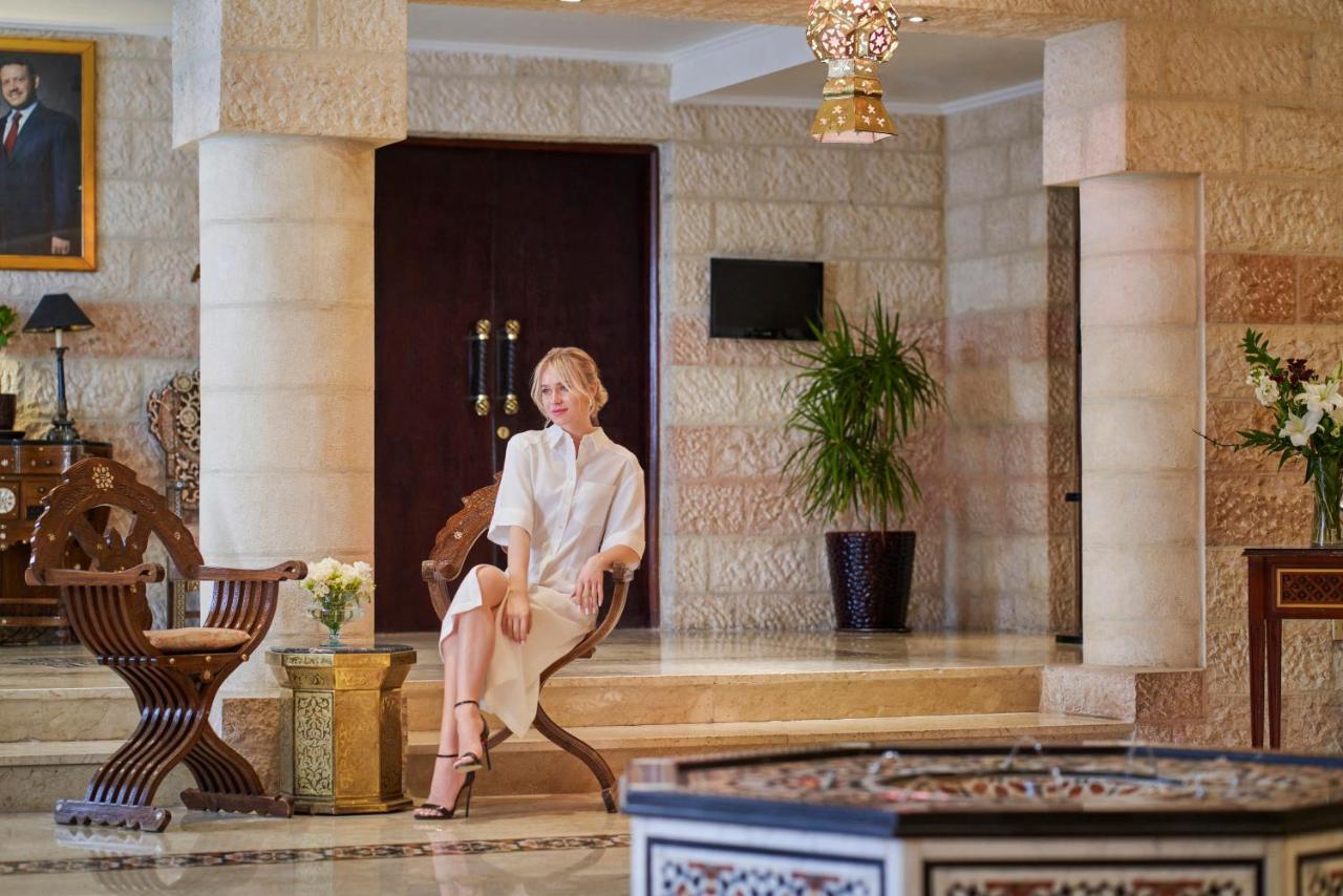 Moevenpick Resort Petra Wadi Musa Eksteriør bilde Lobby