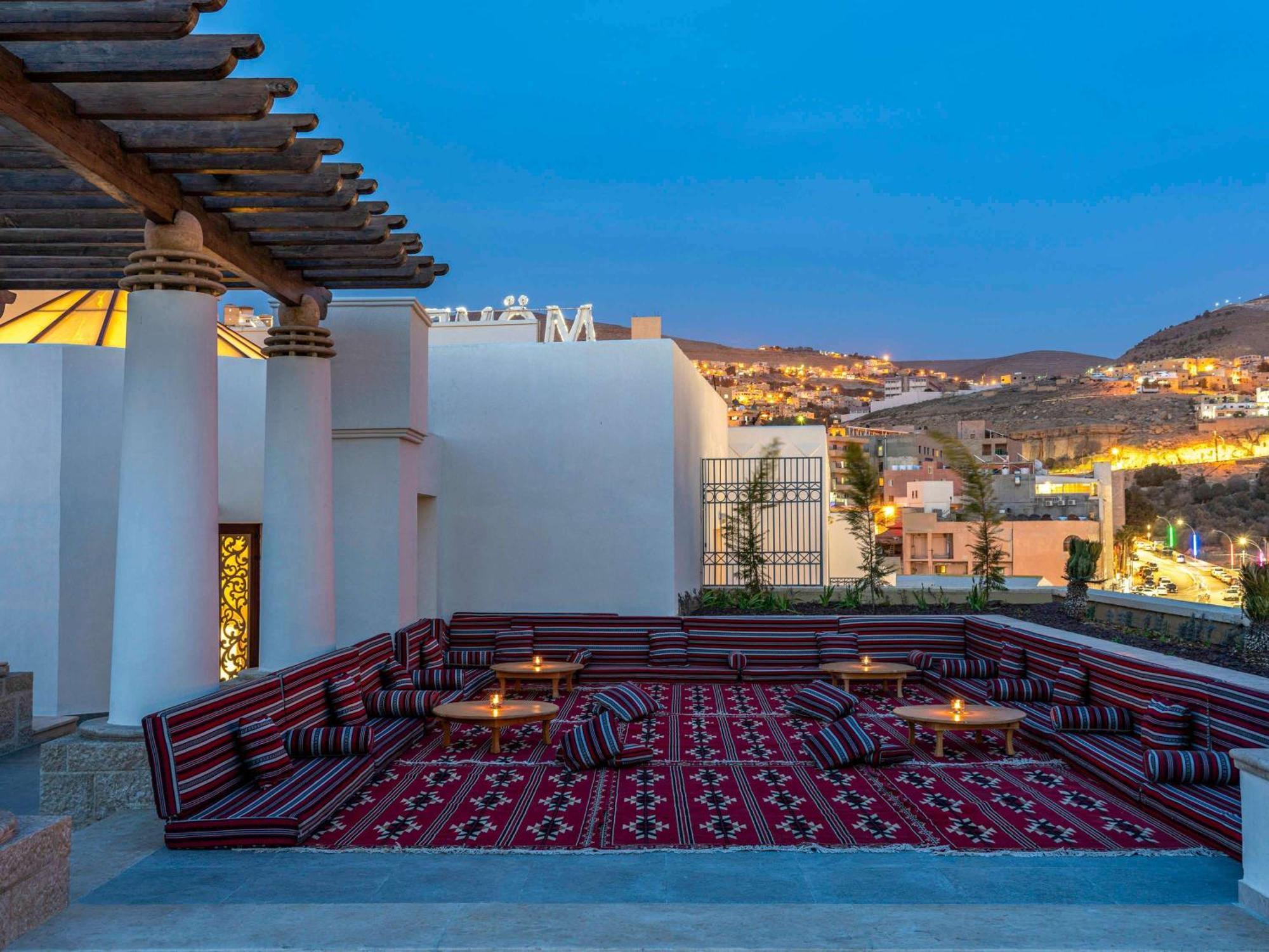 Moevenpick Resort Petra Wadi Musa Eksteriør bilde The view from the rooftop of the hotel