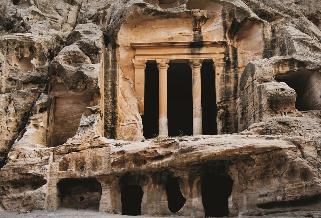 Moevenpick Resort Petra Wadi Musa Eksteriør bilde The Tomb of the Kings