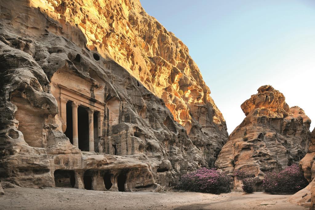 Moevenpick Resort Petra Wadi Musa Eksteriør bilde The Petra Monastery